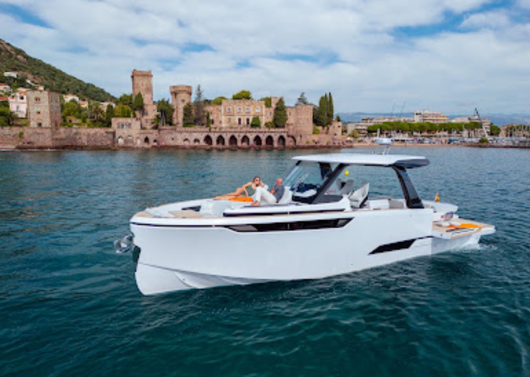 Level Yachts apresenta o Level 43 para aventuras mediterrânicas