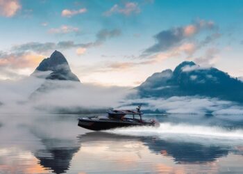 Brabus Marine eleva o nível com o novo Shadow 1200 Cross Top