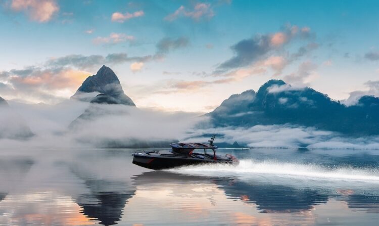 Brabus Marine eleva o nível com o novo Shadow 1200 Cross Top