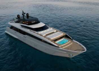 Iates Sanlorenzo revela o SK110A