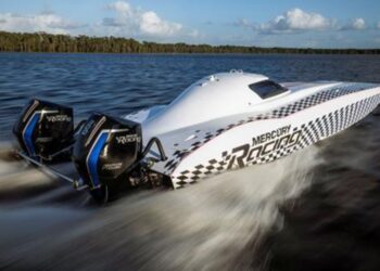 Mercury Racing apresenta novos motores fora de borda de eixo curto