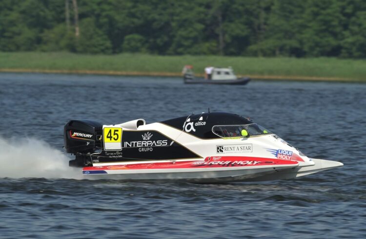 Mundial de F2 volta a agitar as águas do Rio Douro