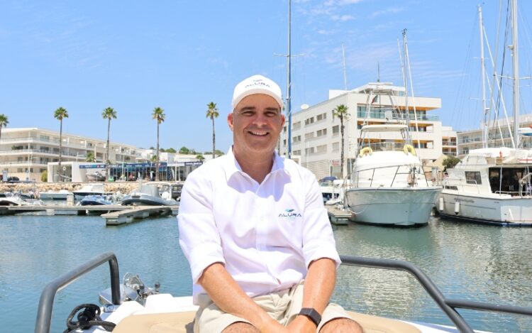 Alura Yachting é uma empresa portuguesa de mediação de iates de luxo