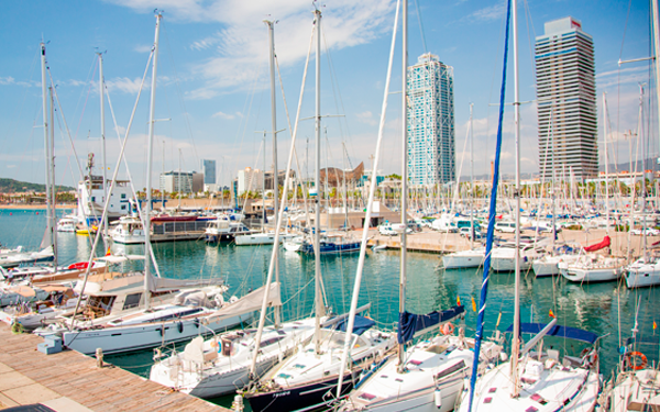 Marina Port Olímpic conclui a renovação dos seus pontões flutuantes