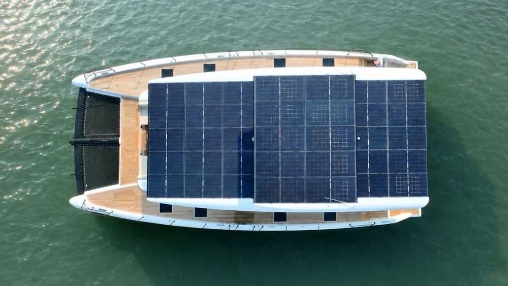 Pioneer Yachts PY60 o iate solar