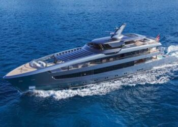 RMK Yachts e Espen Oeino International revelam conceitos de superiate de 55 metros